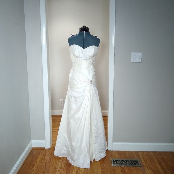 NWT! Alfred Angelo 2052 Wedding size 12 - Picture 2 of 8